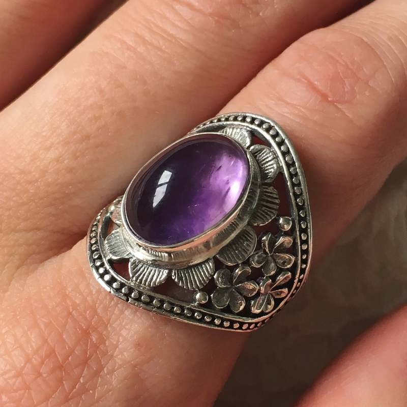 Vintage Carved Flower Cutout Ring with Amethyst Stone