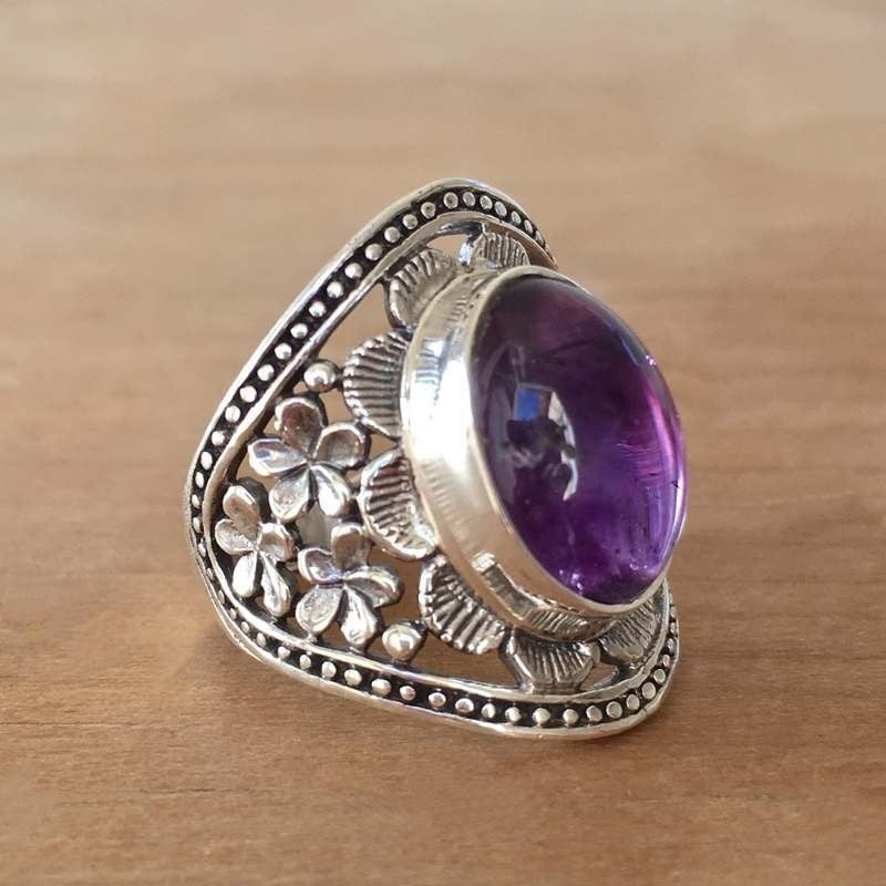 Vintage Carved Flower Cutout Ring with Amethyst Stone